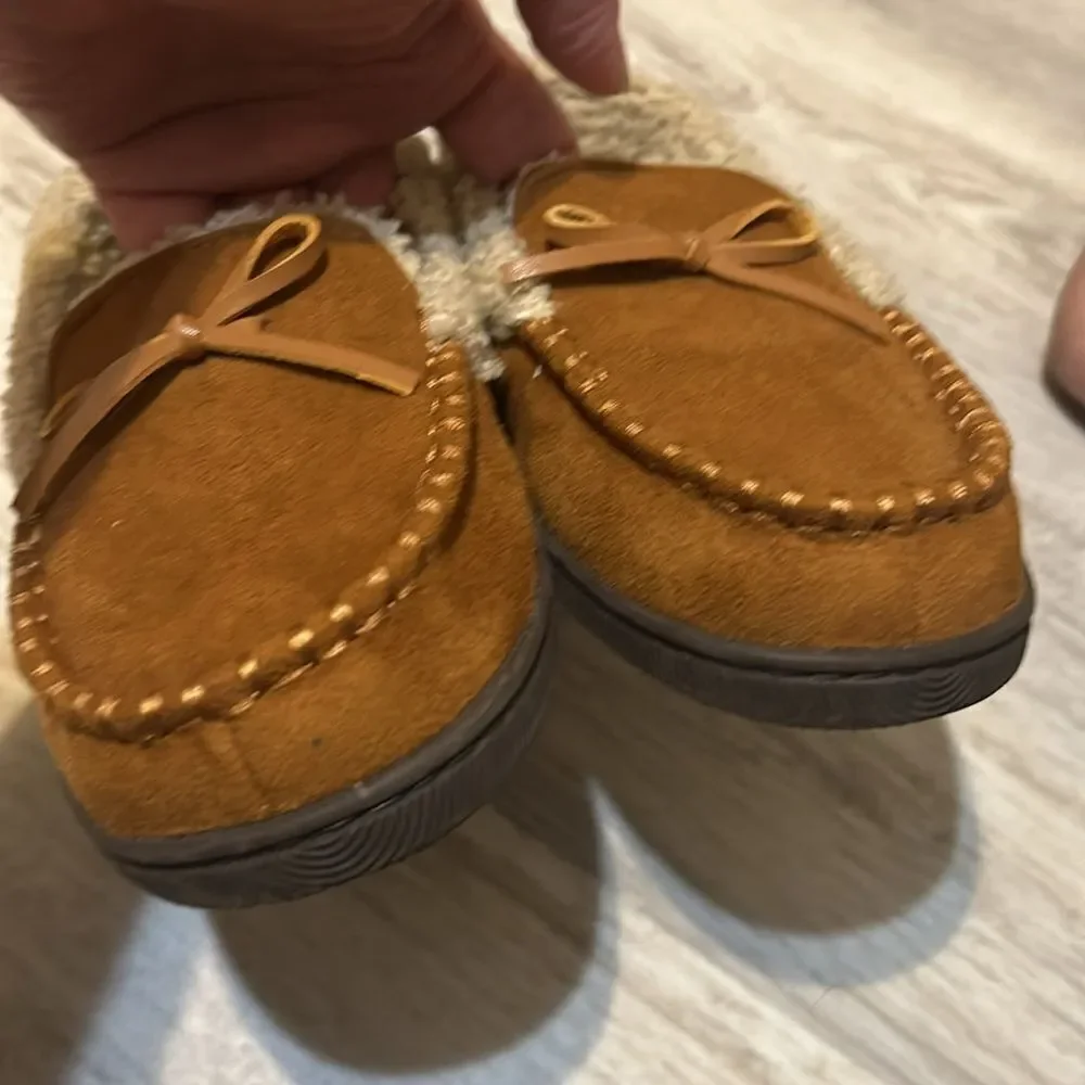 Dockers kids slippers size M 13-1 preloved ❤️